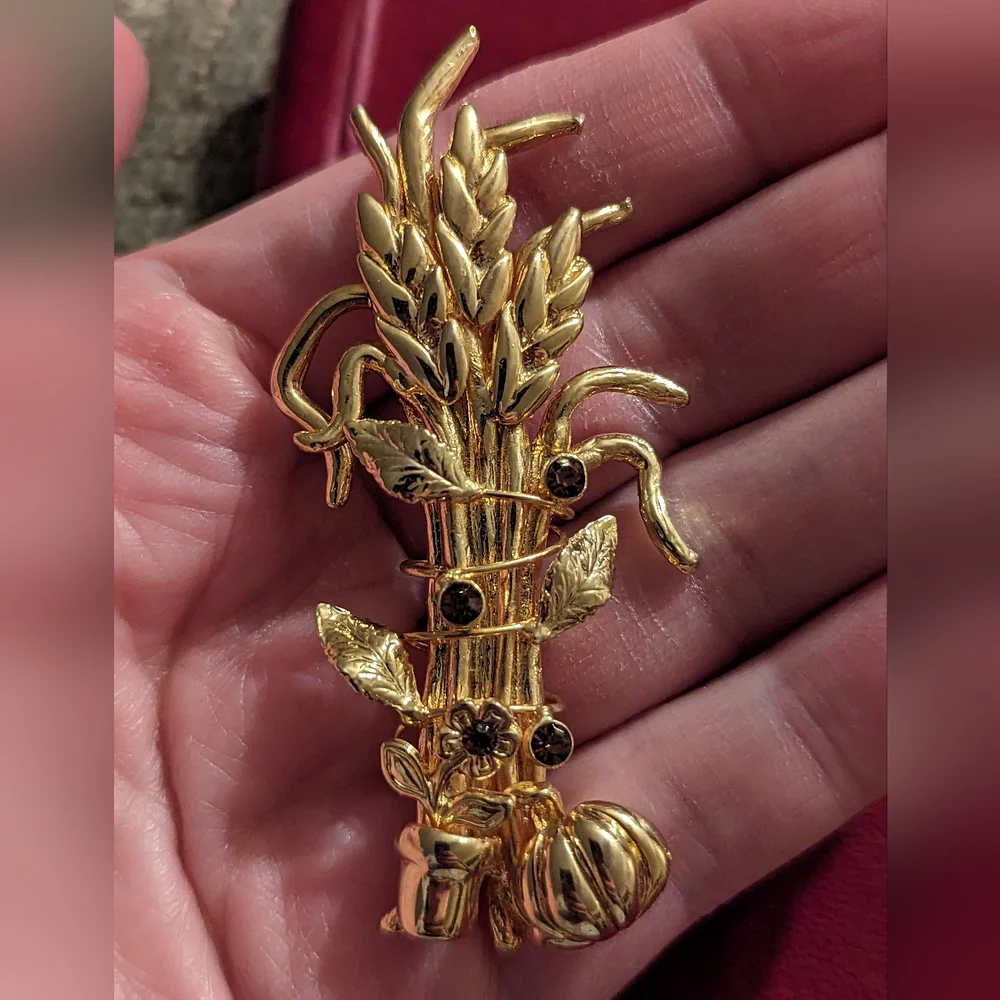 Vintage Harvest Fall Pumpkin and Straw pin brooch Costume Jewelry